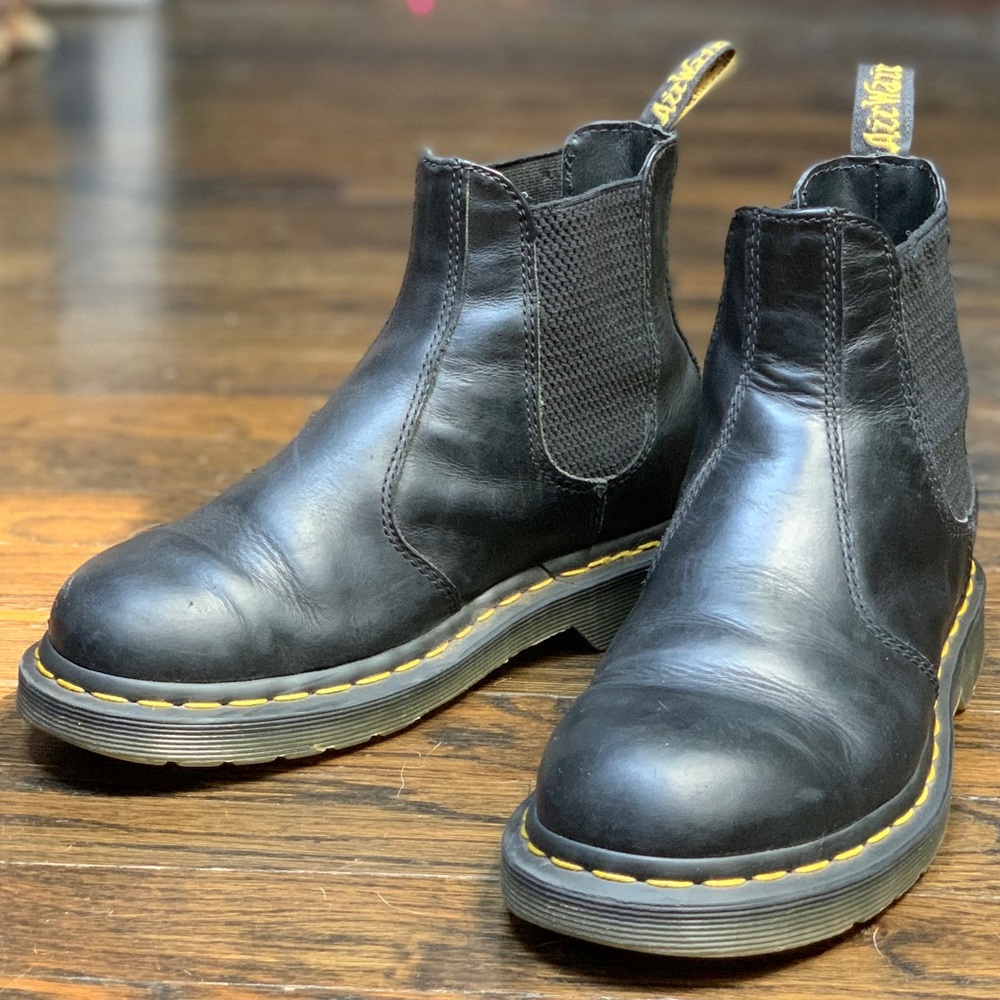 *SALE* DOC MARTENS CHELSEA BOOTS 2976